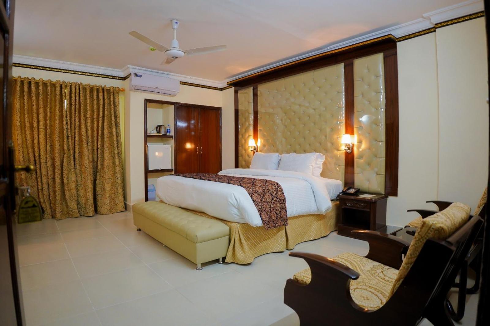 Indus Hotel 하이데라바드 외부 사진