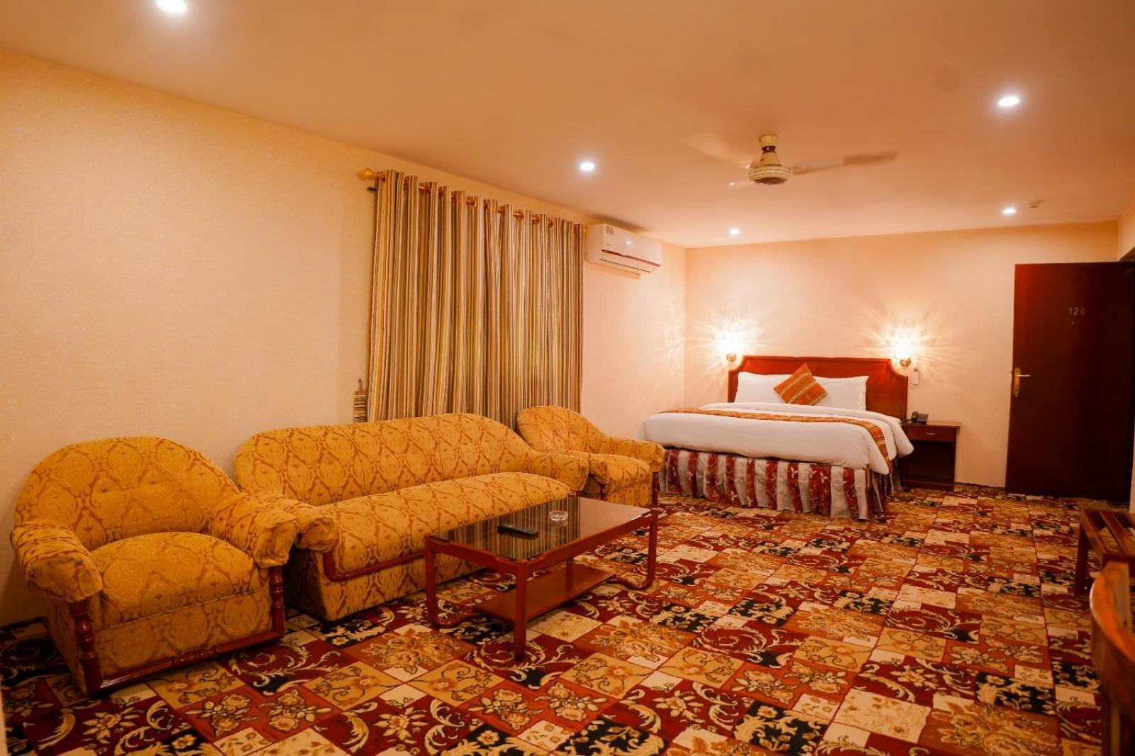Indus Hotel 하이데라바드 외부 사진