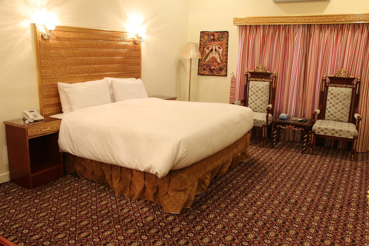 Indus Hotel 하이데라바드 외부 사진