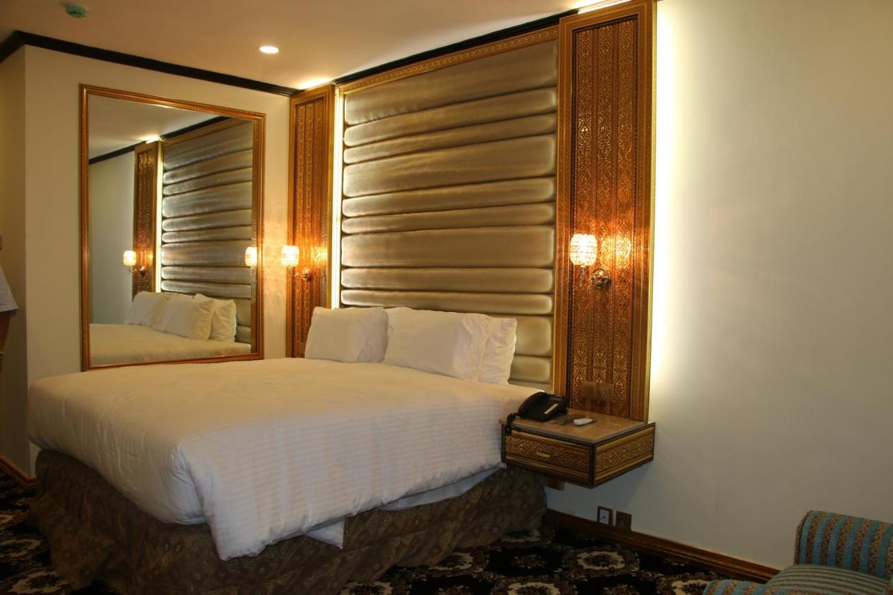 Indus Hotel 하이데라바드 외부 사진