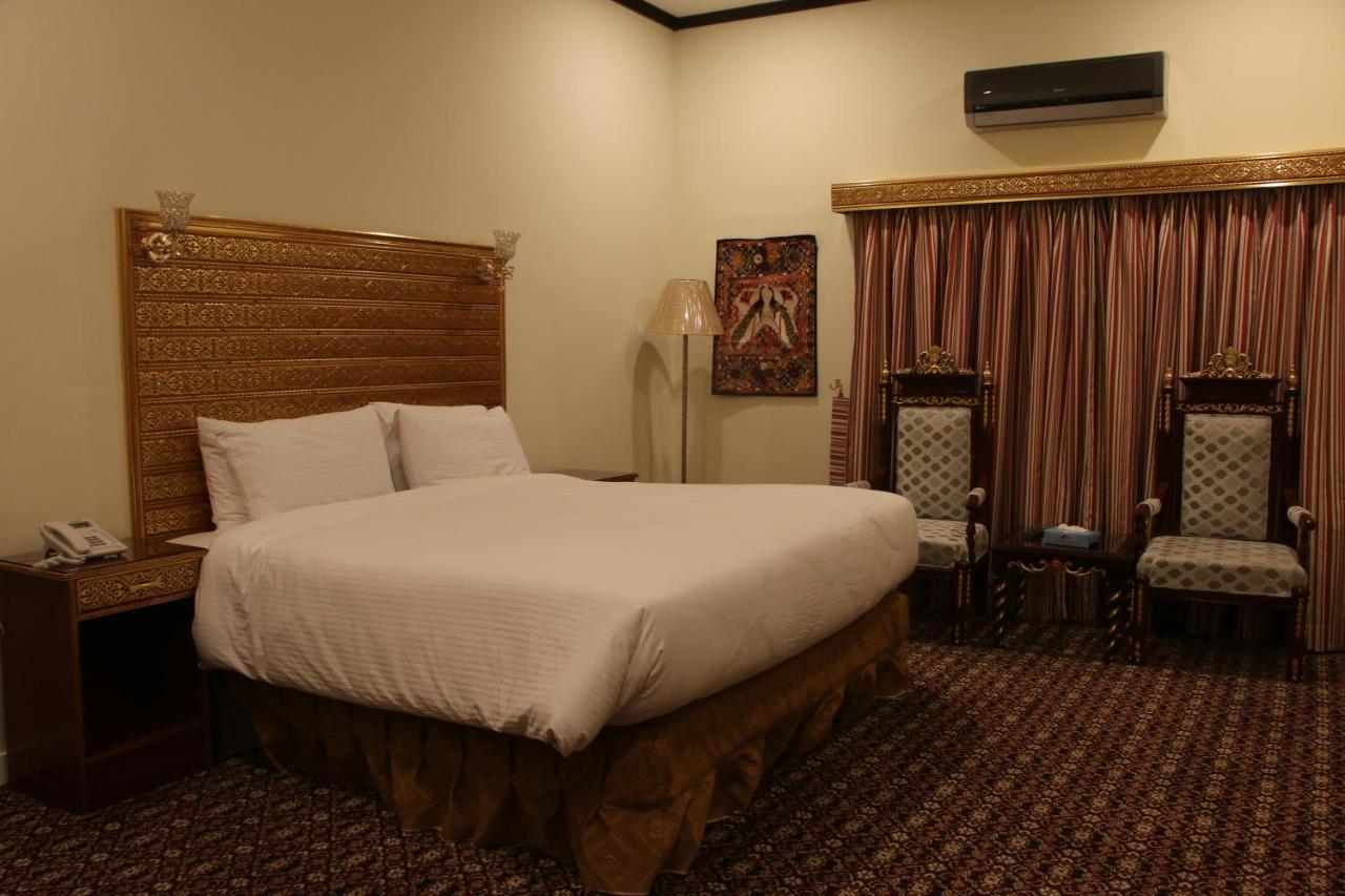 Indus Hotel 하이데라바드 외부 사진