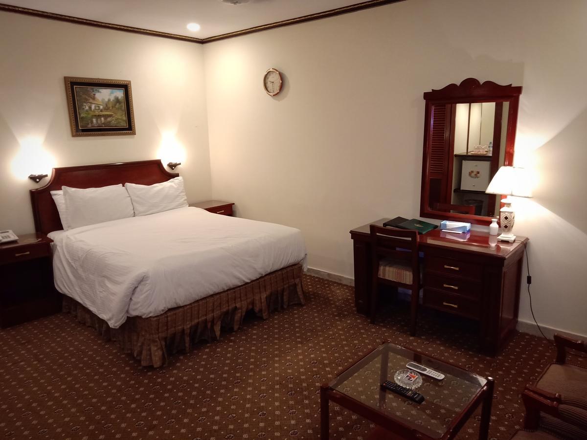 Indus Hotel 하이데라바드 외부 사진