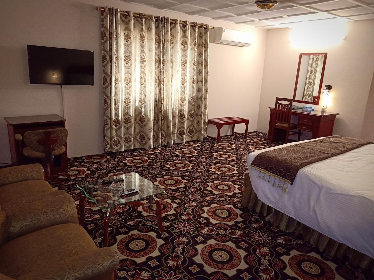 Indus Hotel 하이데라바드 외부 사진
