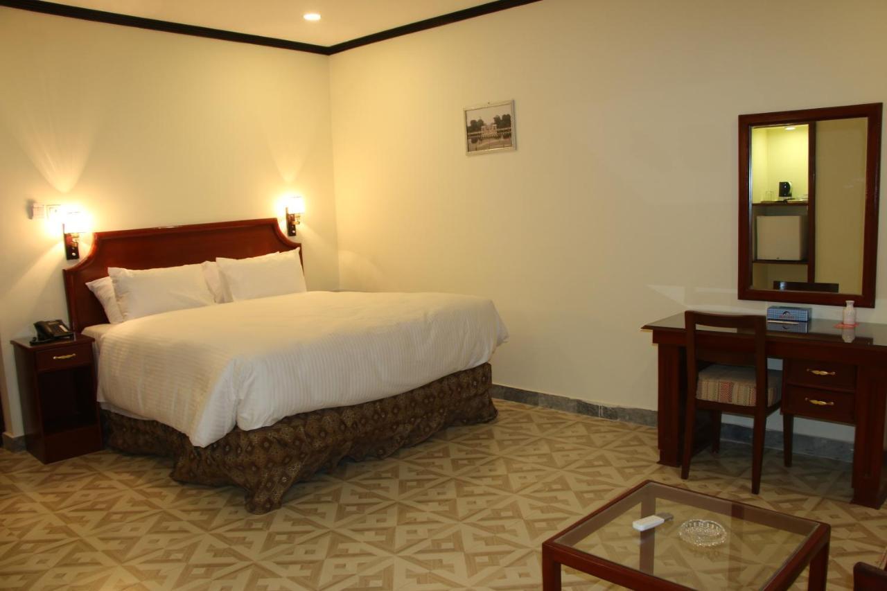 Indus Hotel 하이데라바드 외부 사진
